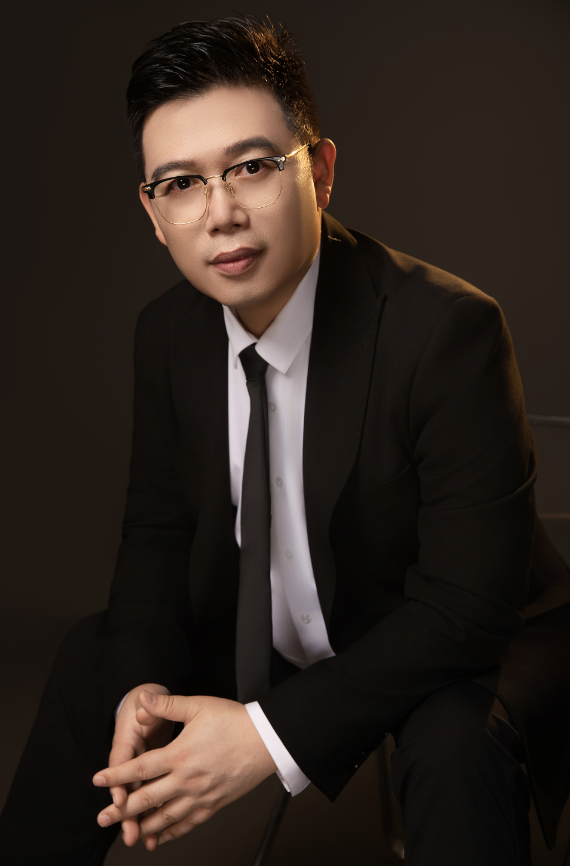 李海荣：跨境教育领航者，匠心筑梦育英才