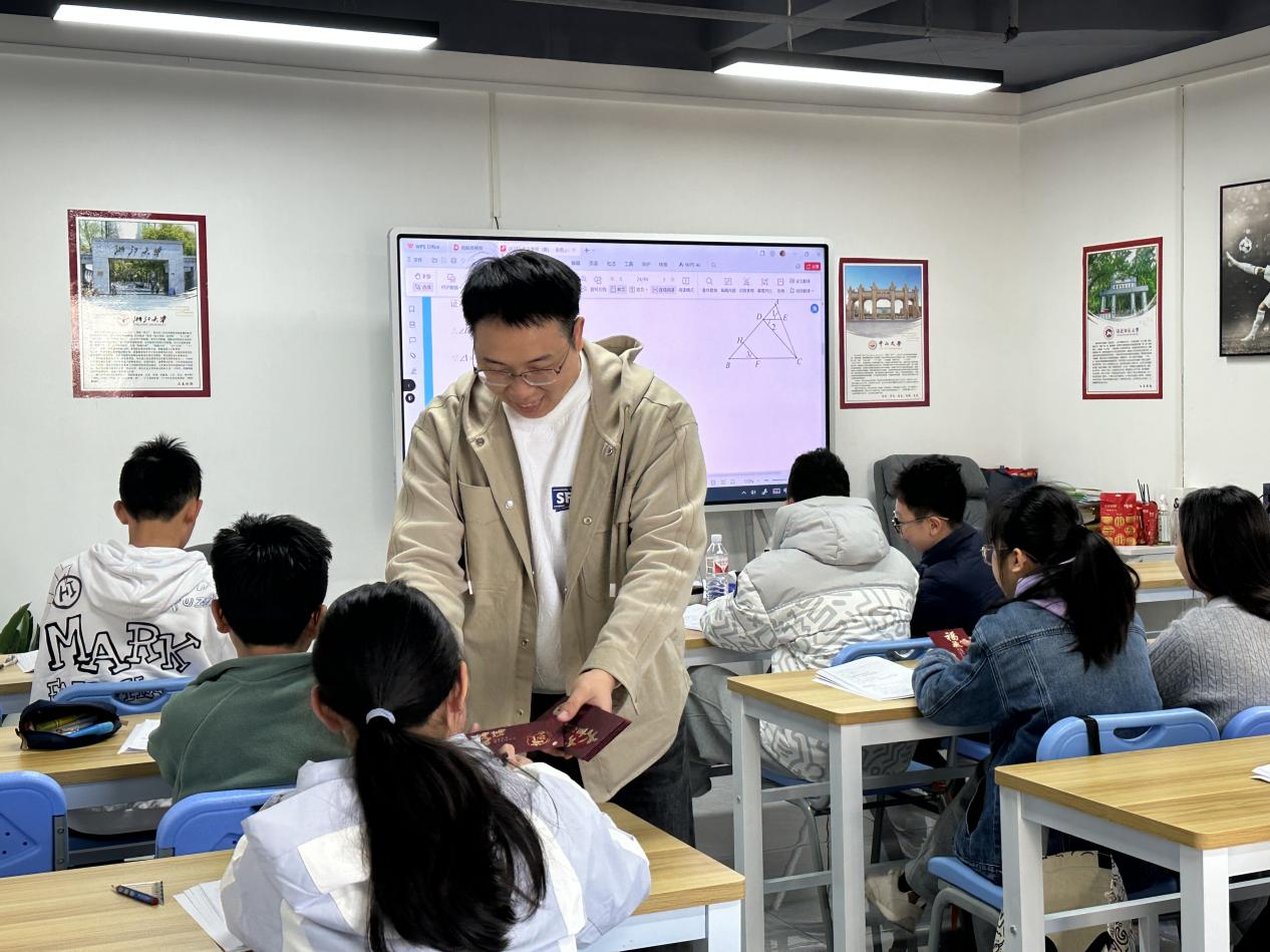 从“竞赛班金牌讲师”到“深圳中考状元之师”： 陈永琪，用“靶向消错”重新定义数学培优